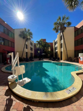 Отель Tropical Palms Hotel  Клеруотер